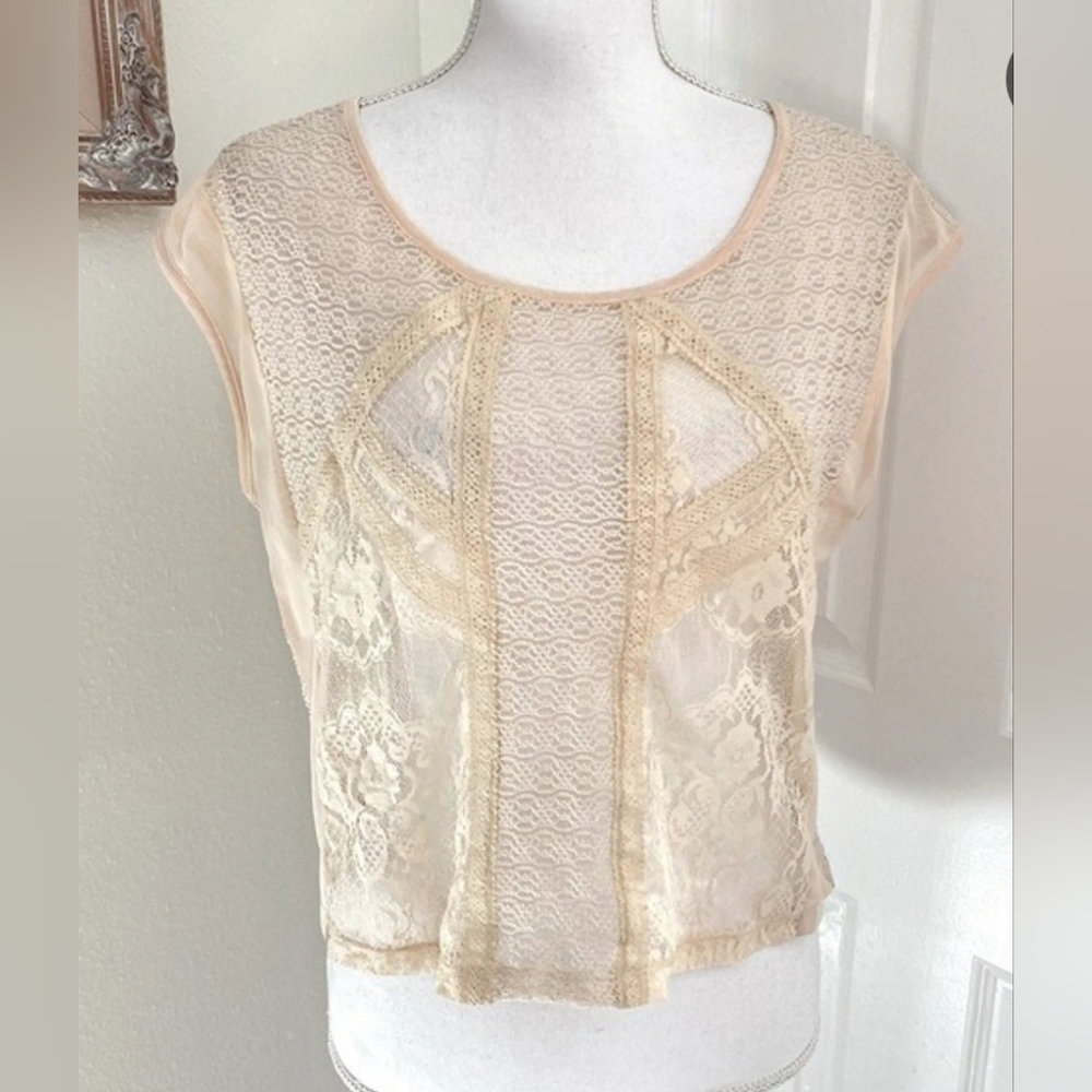 Sleeveless Cream Lace Crop Top Sz Med